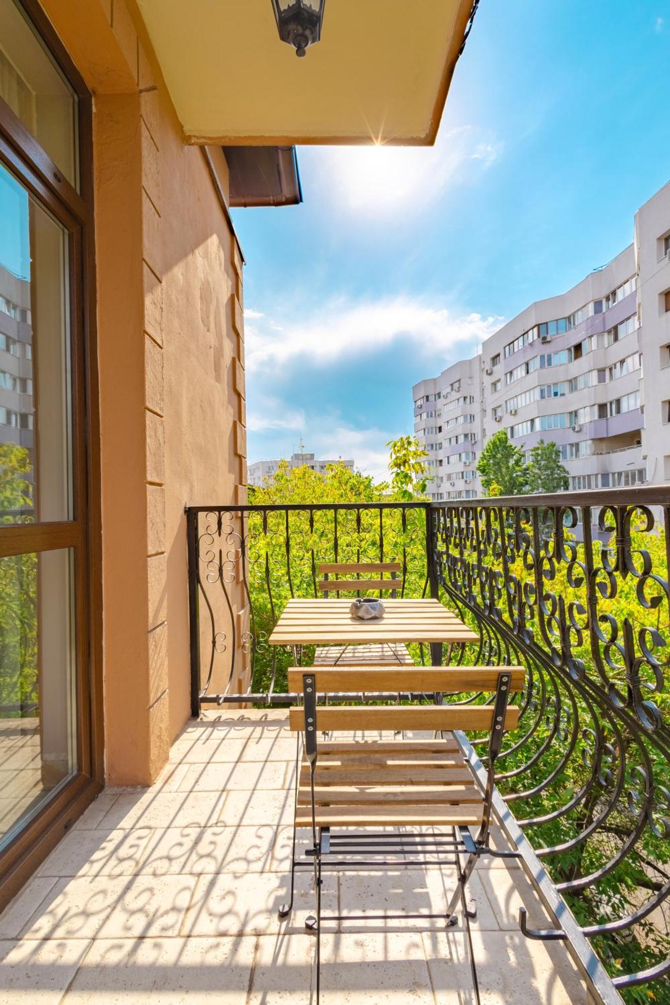 Piccolo Mondo By Citybookings Βουκουρέστι Εξωτερικό φωτογραφία