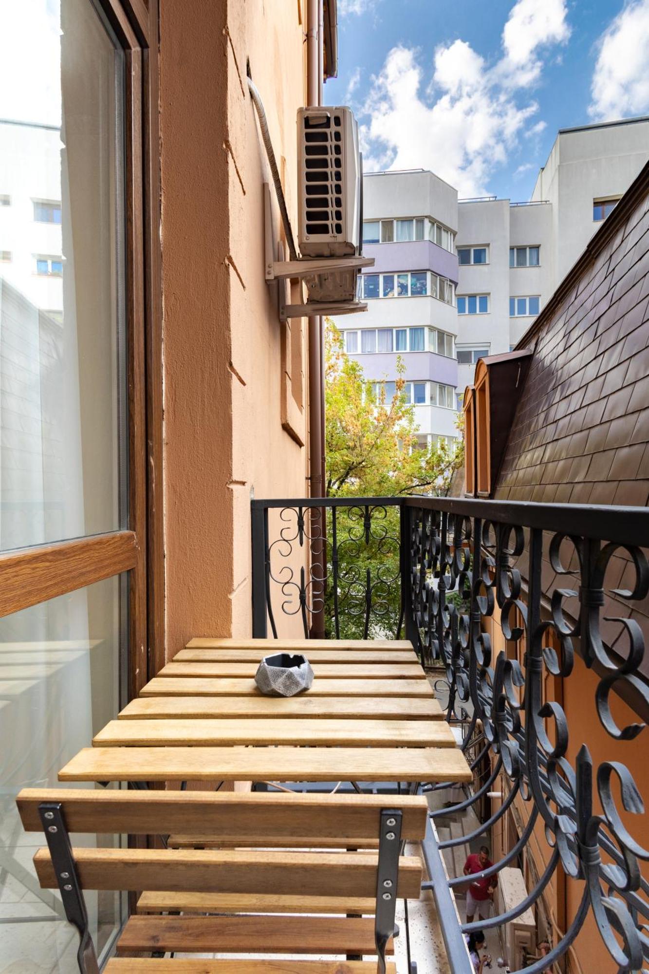 Piccolo Mondo By Citybookings Βουκουρέστι Εξωτερικό φωτογραφία